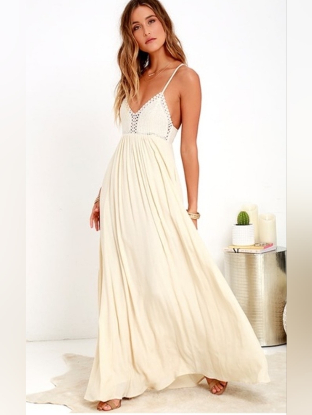 Lulu’s Hippie Chic Cream Maxi Dress – Medium – NWT
Romantic boho maxi